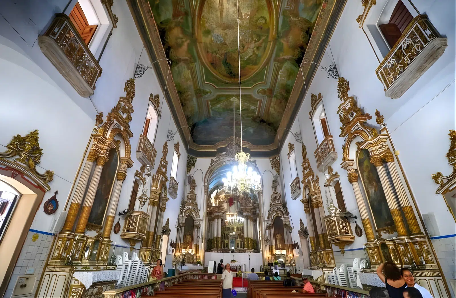 Interior da Igreja do Nosso Senhor do Bonfim em Salvador BA Interior da Igreja do Nosso Senhor do Bonfim em Salvador BA
