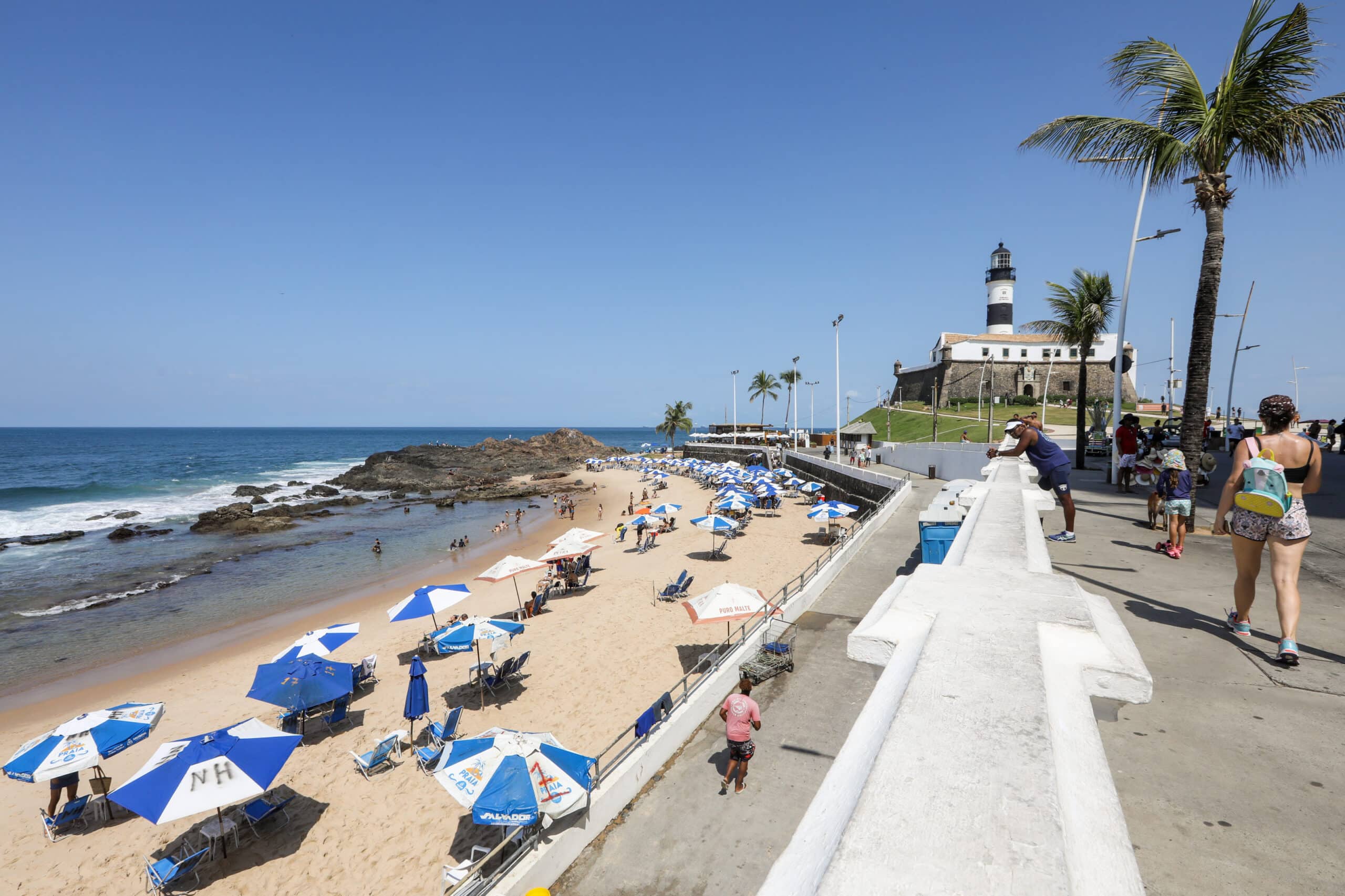 Praia do Farol da Barra em Salvador BA