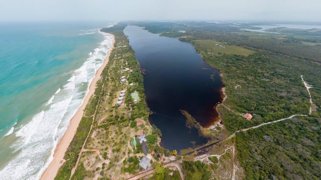 Lagoa do Cassange na Península de Maraú Lagoa do Cassange na Península de Maraú