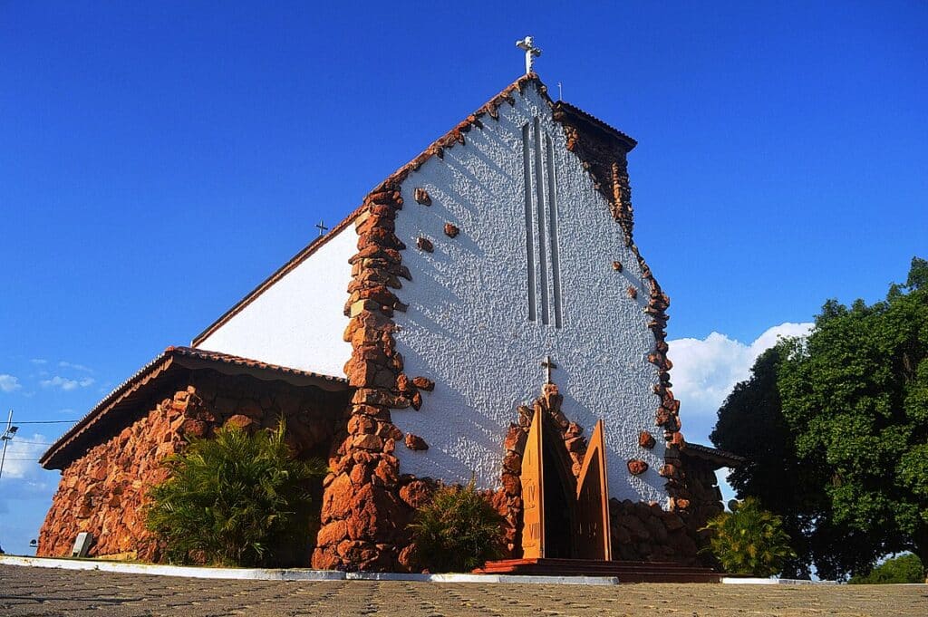 Igreja de São Francisco de Assis em Paulo Afonso Igreja de São Francisco de Assis em Paulo Afonso