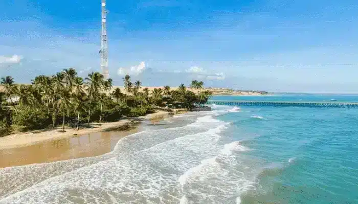 Praia da Pedra Rachada em Paracuru CE Praia da Pedra Rachada em Paracuru CE