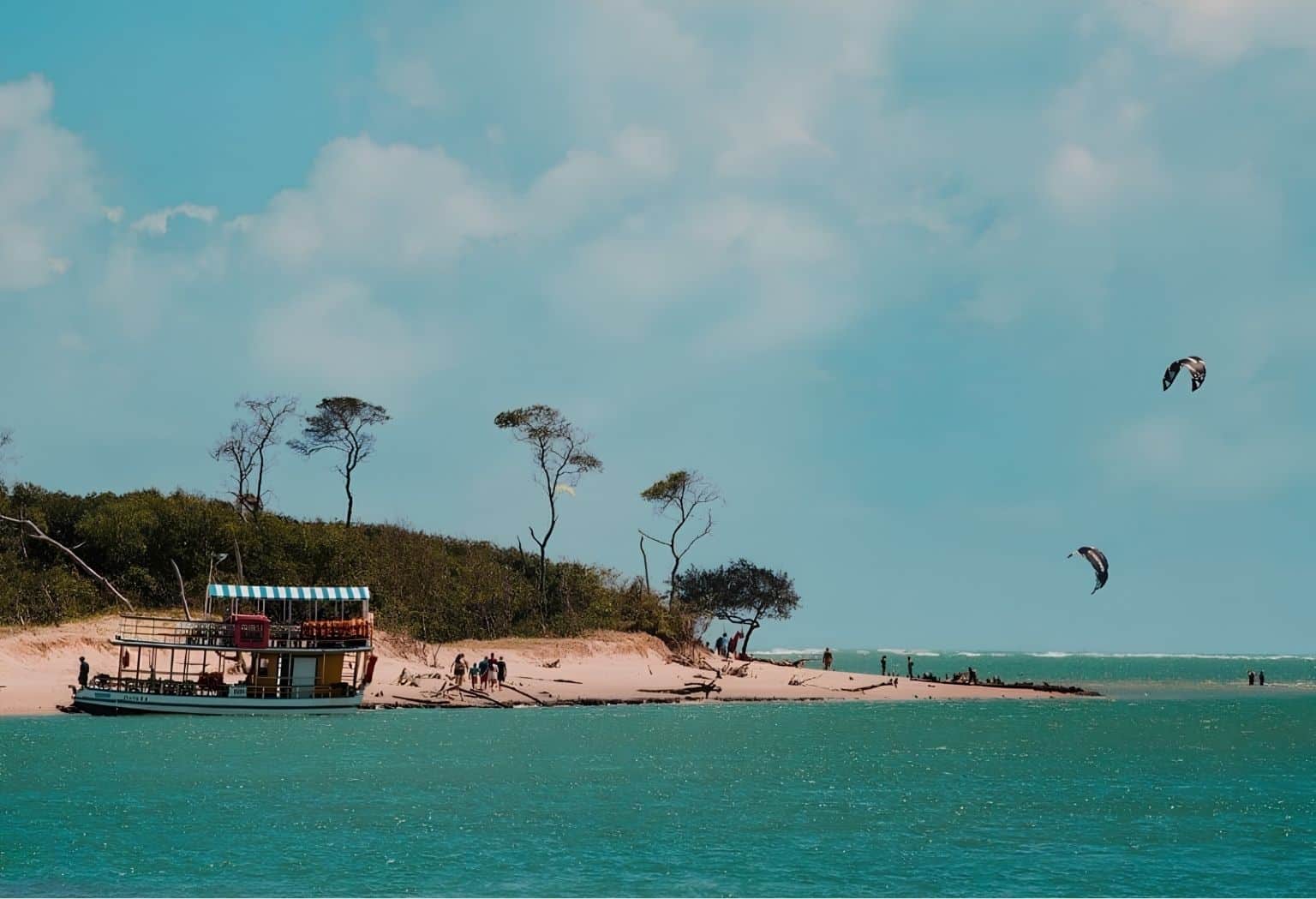 Praia do Canto da Barra em Fortim Praia do Canto da Barra em Fortim