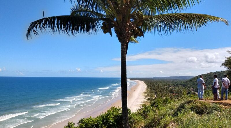 Praia do Pé de Serra em Serra Grande BA