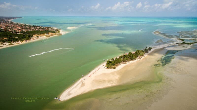 Coroa do Avião na Ilha de Itamaraca PE Coroa do Avião na Ilha de Itamaraca PE