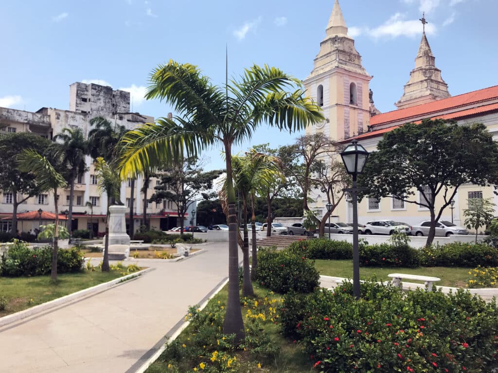 Praça Benedito Leite em São Luís do Maranhão Praça Benedito Leite em São Luís do Maranhão