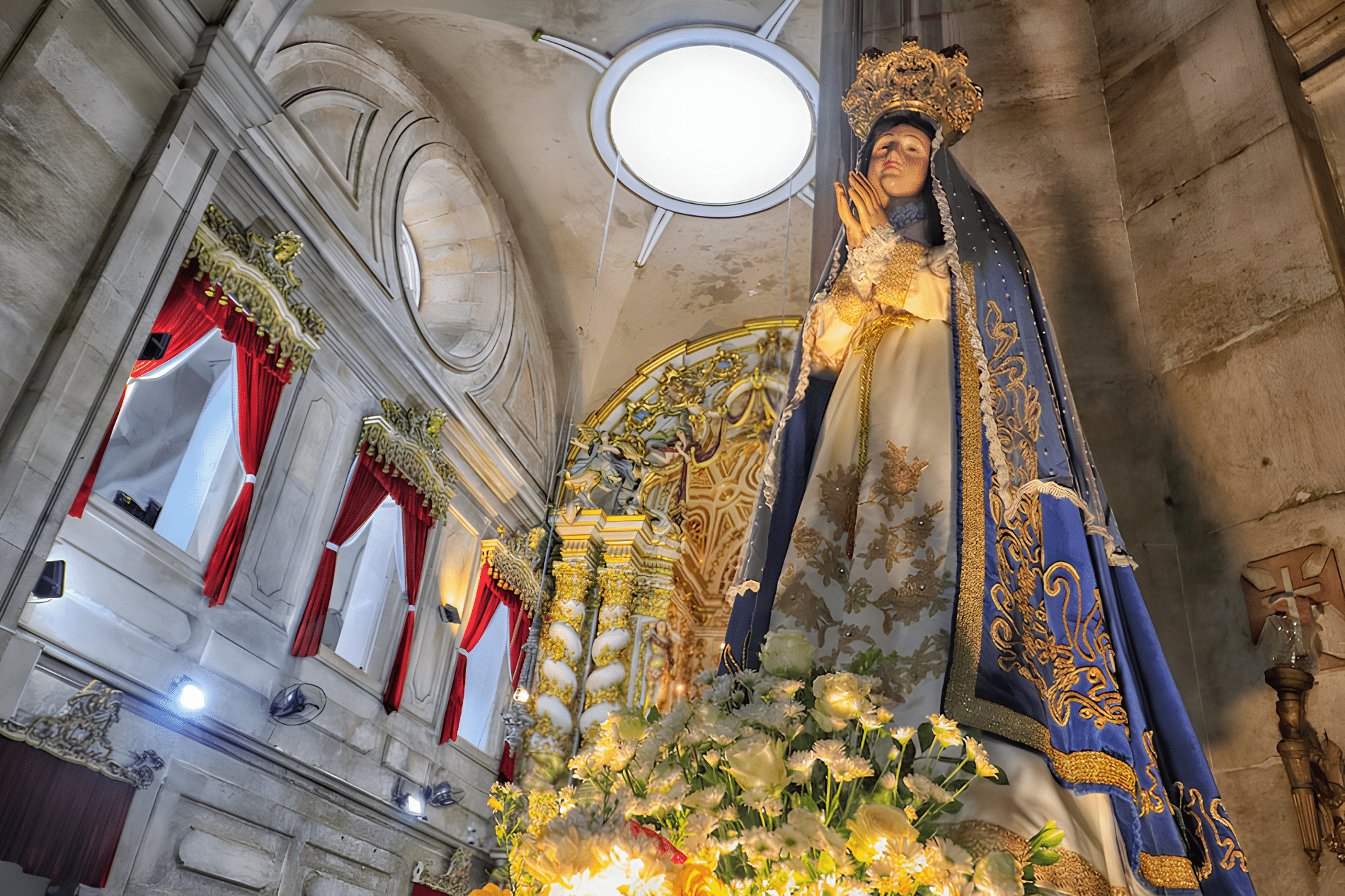 Nossa Senhora da Conceição da Praia, a imagem transportada em procissões Nossa Senhora da Conceição da Praia, a imagem transportada em procissões