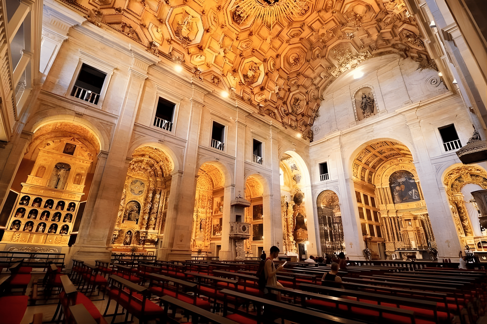 Altares Laterias - Catedral Basílica de Salvador Altares Laterias - Catedral Basílica de Salvador