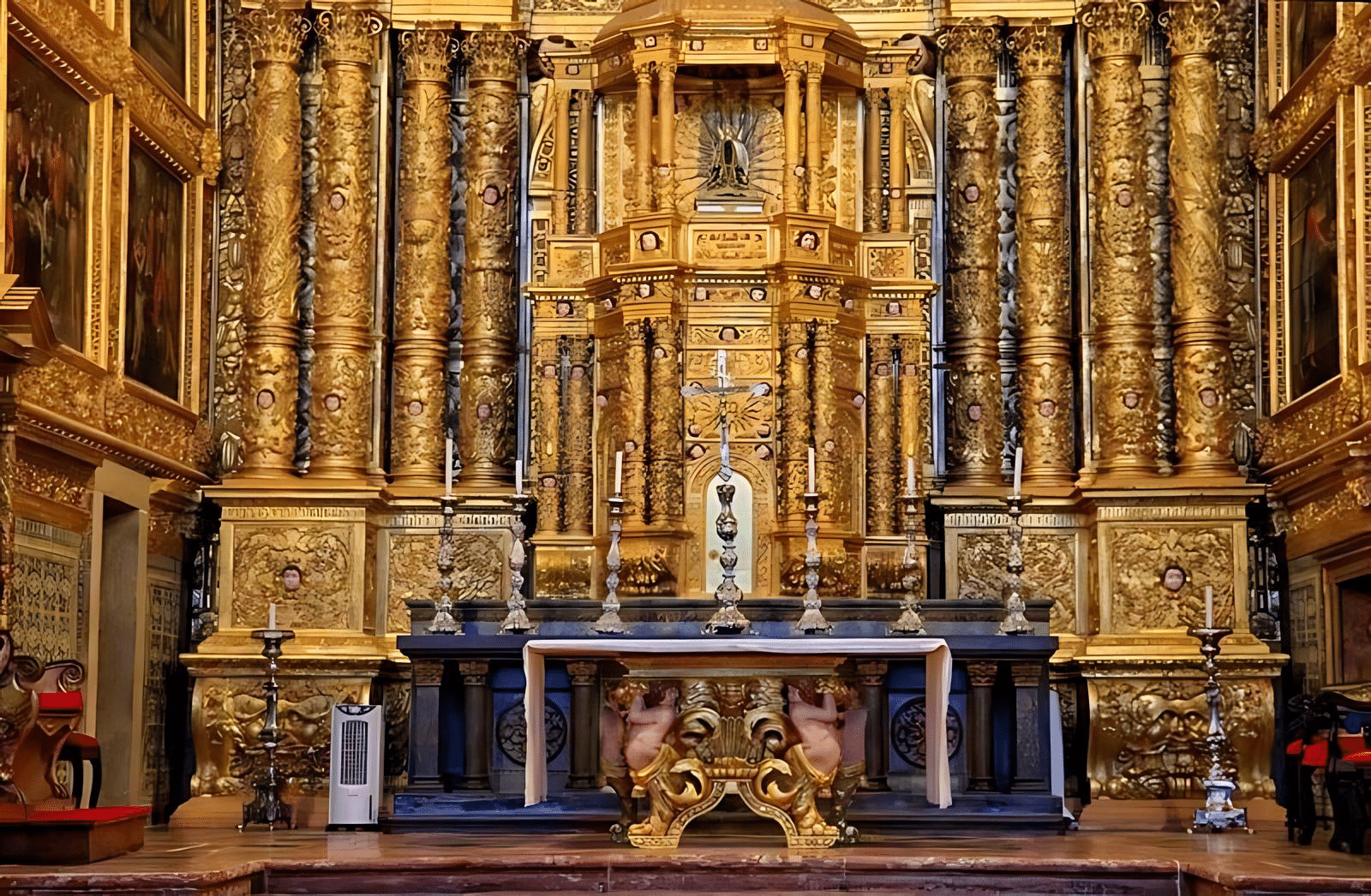 Altar-mor da Catedral Basílica de Salvador BA Altar-mor da Catedral Basílica de Salvador BA
