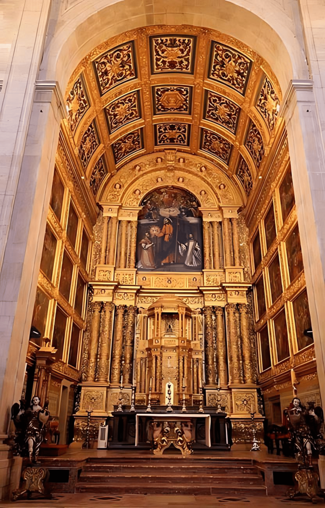 Altar-mor da Catedral Basílica de Salvador BA Altar-mor da Catedral Basílica de Salvador BA