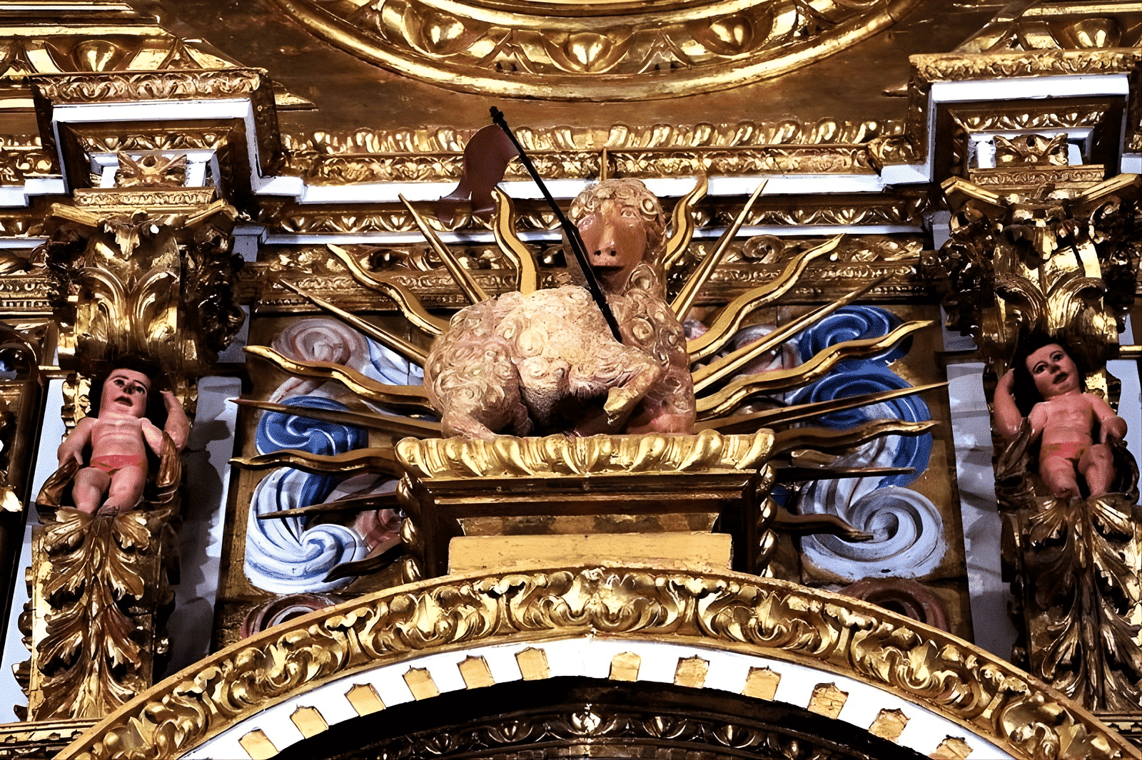 Detalhes dos altares e o interior da Catedral Basílica de Salvador BA Detalhes dos altares e o interior da Catedral Basílica de Salvador BA