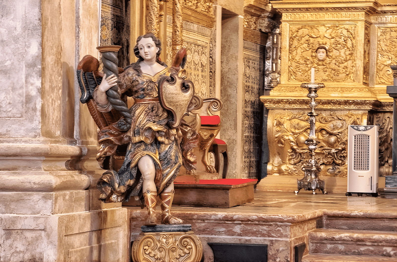 Detalhes dos altares e o interior da Catedral Basílica de Salvador BA Detalhes dos altares e o interior da Catedral Basílica de Salvador BA