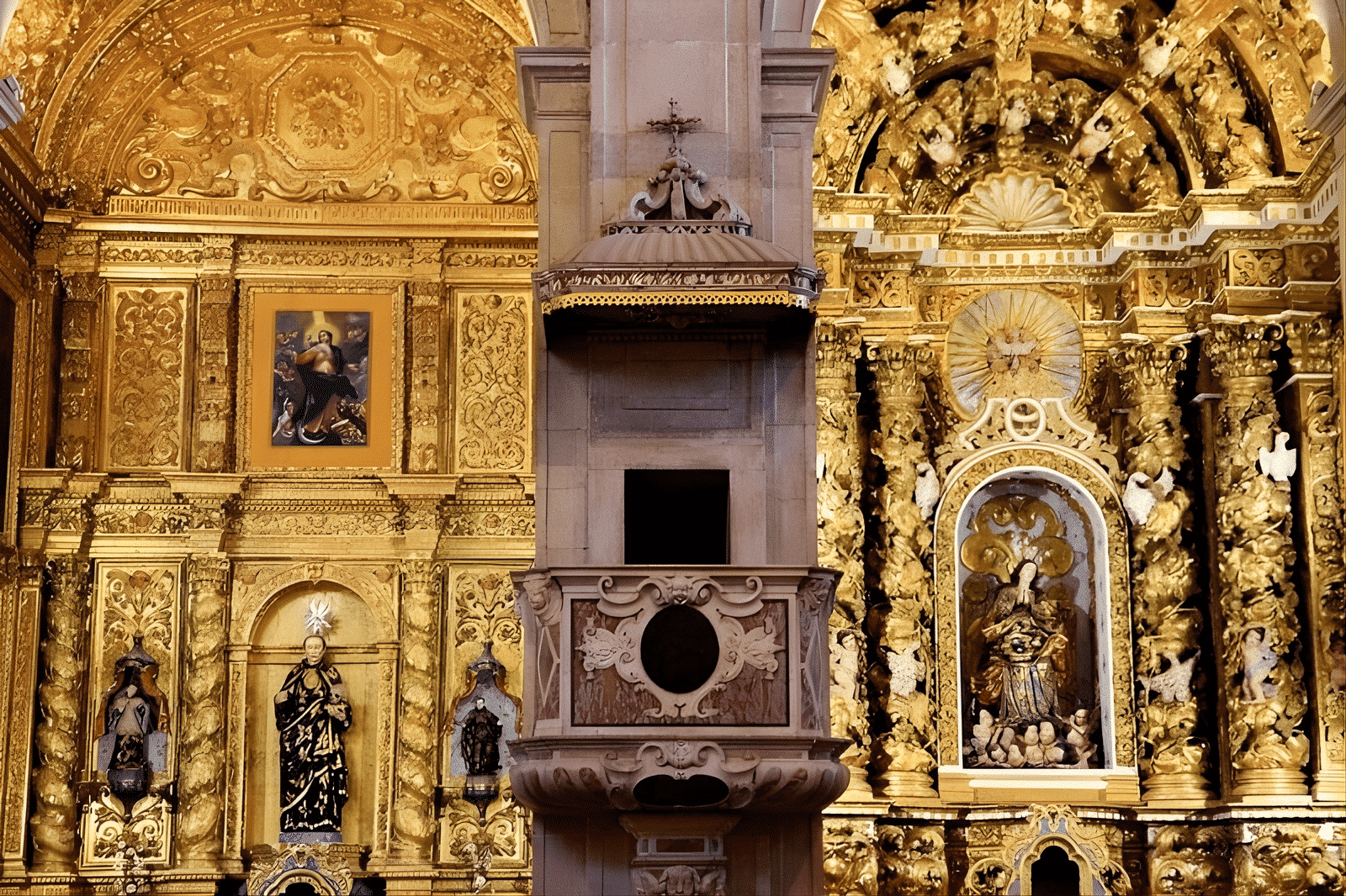 Duas capelas do transepto - Catedral Basílica de Salvador Duas capelas do transepto - Catedral Basílica de Salvador