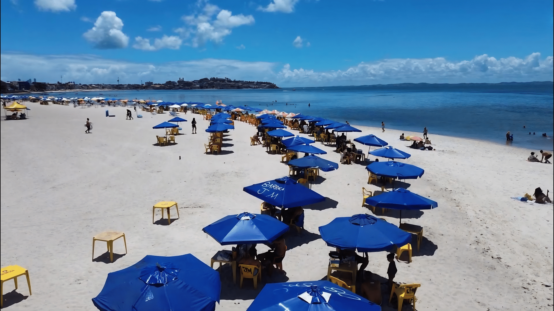 Praia da Ribeira em Salvador da Bahia Praia da Ribeira em Salvador da Bahia