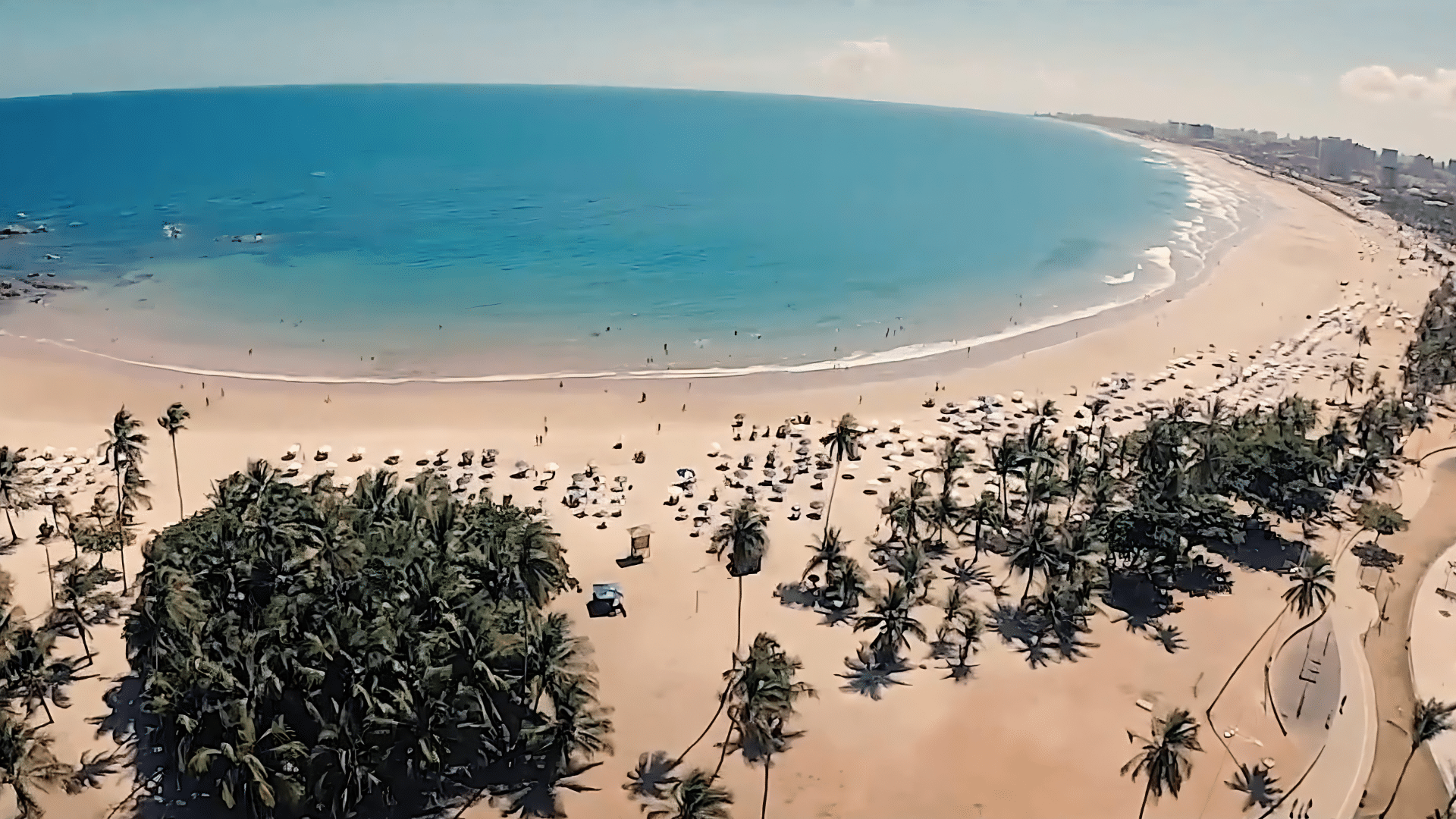 Praia de Piatã em Salvador Praia de Piatã em Salvador