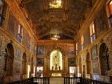 Interior da Capela Dourada em Recife